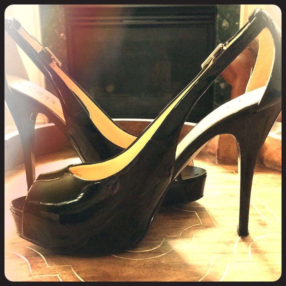 Guess black patent leather platform pumps